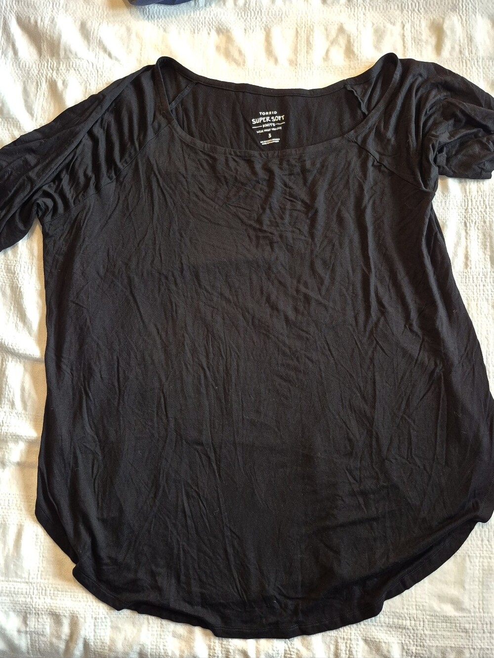 Torrid women's size 3 Super Soft Knits 95% Rayon black short sleeve shirt EUC